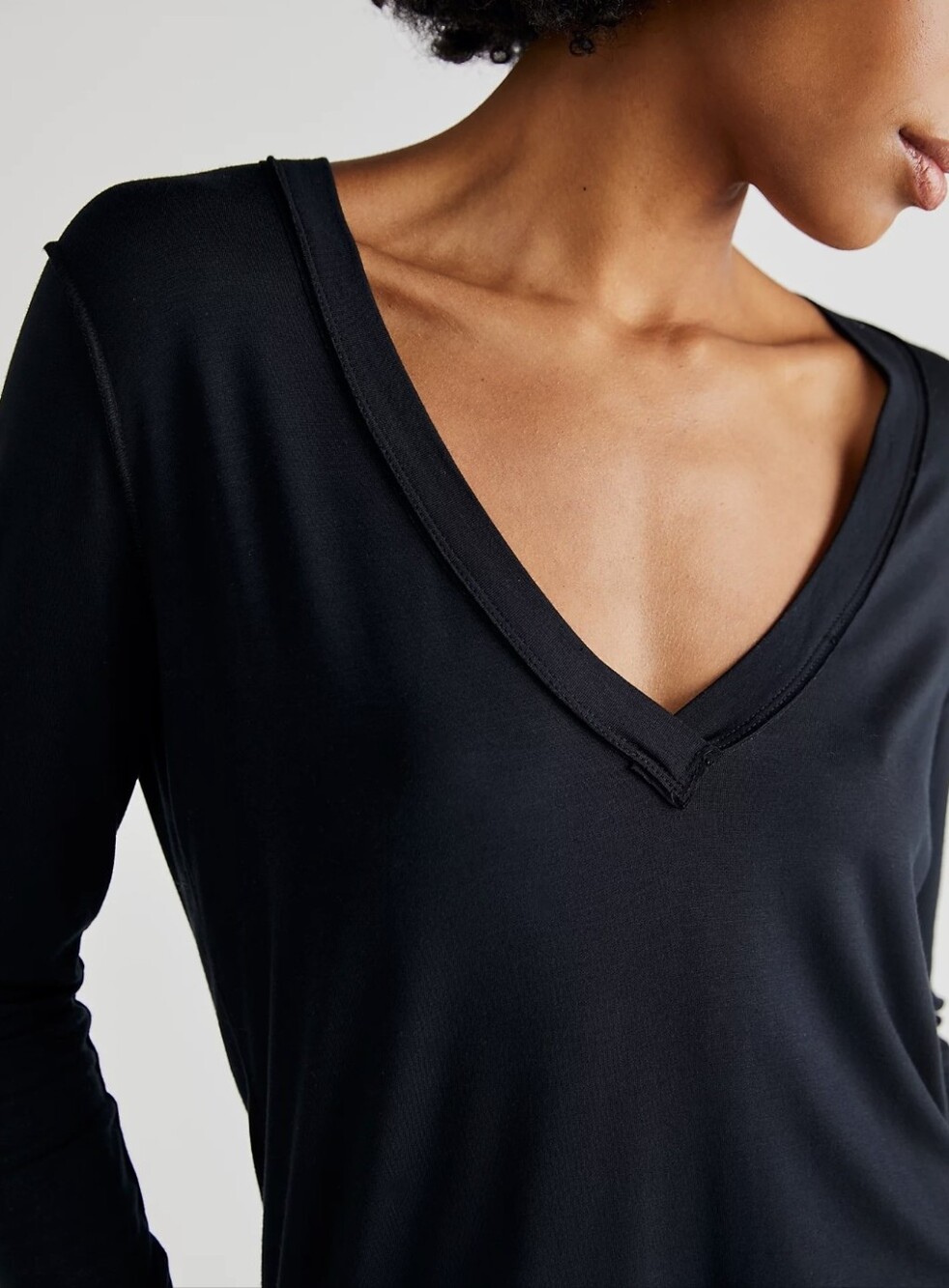 We The Free Moon Dance Black V-Neck Long Sleeve Tee Sz.L